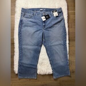 New Women’s Lee Mid Rise Capri Jeans Size 20M